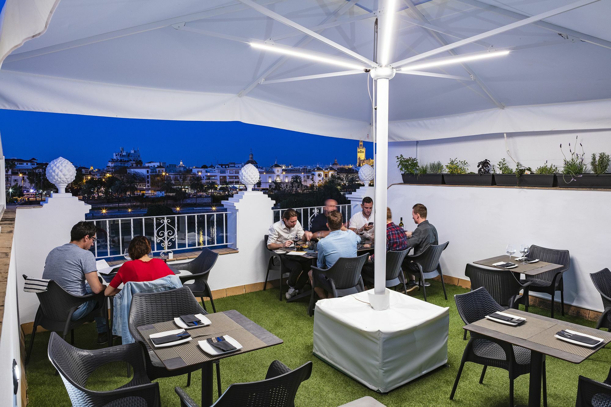 Betis 7 Luxury Boutique Apartments Севілья Екстер'єр фото